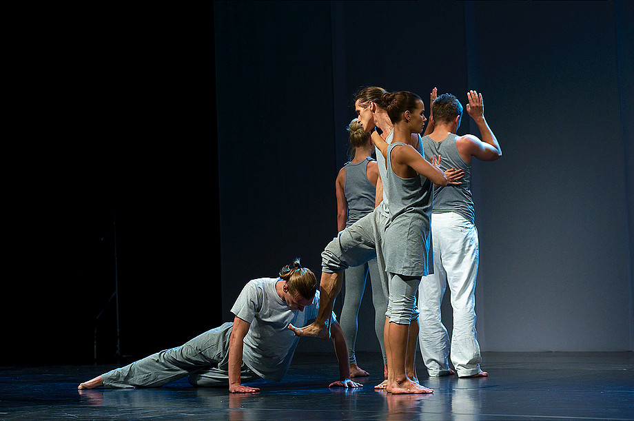 Królewskie Arkady Sztuki - Teatr Tańca Współczesnej Choreografii D.O.Z.S.K.I. z Mińska - Zdjęcie 28 z 37